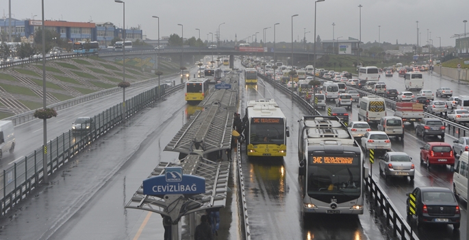 İstanbul’da sağanak yağış etkili oldu