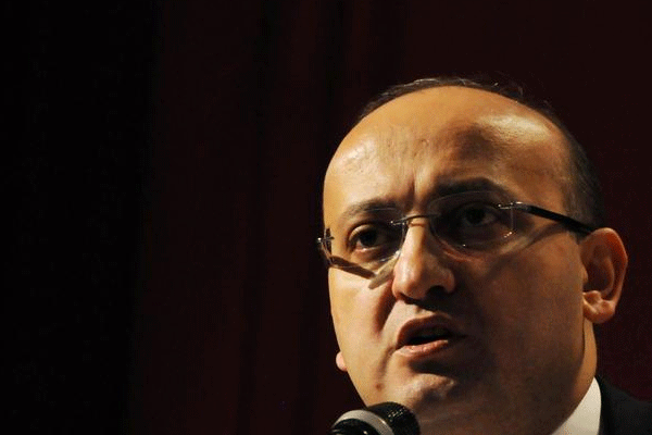 Akdoğan, Kürtçe kanalda HDP'yi eleştirdi