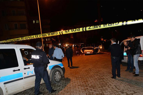 Otomobili arayan polisi kaçırdı