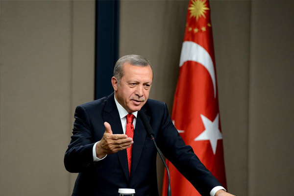 '370 bin kişinin katiline kırmızı halı...'