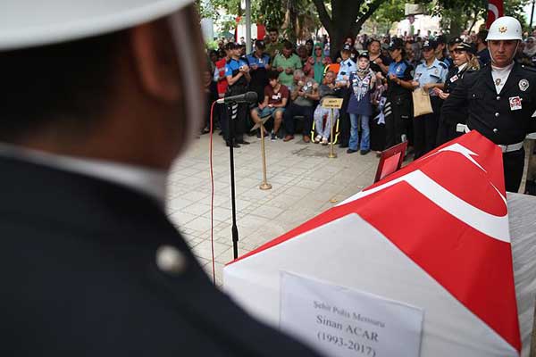Şehit polisin son yolculuğu