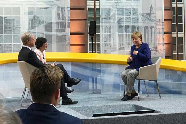 Merkel'den koalisyon açıklaması