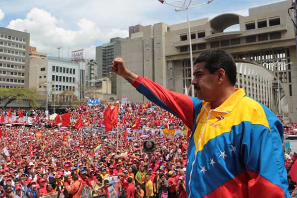 Venezuela halkı ABD'nin 'askeri müdahale' imasına tepki gösterdi