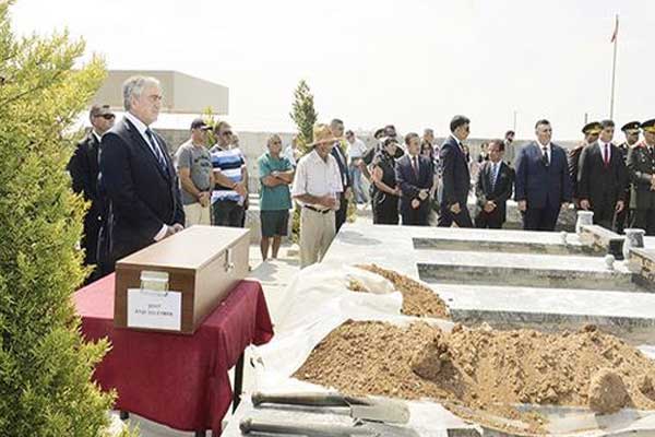 126 Türk'e 43 yıl sonra mezar taşı yaptırıldı