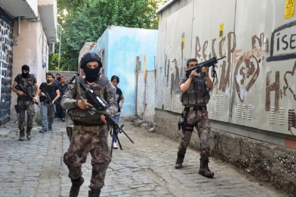 Diyarbakır'da hava destekli operasyon: 7 kişi gözaltına alındı