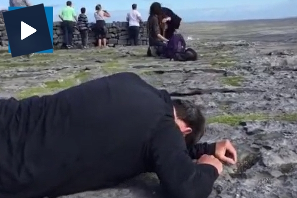 Yükseklik korkusunu böyle yenmeye çalıştı