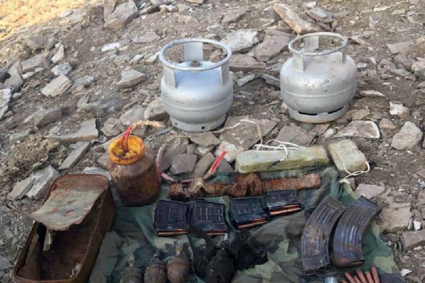 Hakkari'de mağaralarda mühimmat bulundu