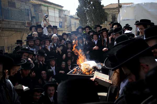 ‘Yahudi çocuklar ABD’de satılıyor’