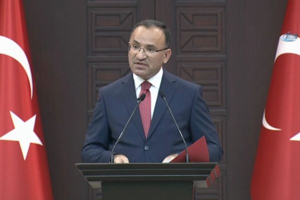 Bekir Bozdağ: 'ÖSYM'nin yaptığı büyük bir hatadır'