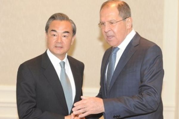 Rusya ve Çin, Kuzey Kore'yi konuştu