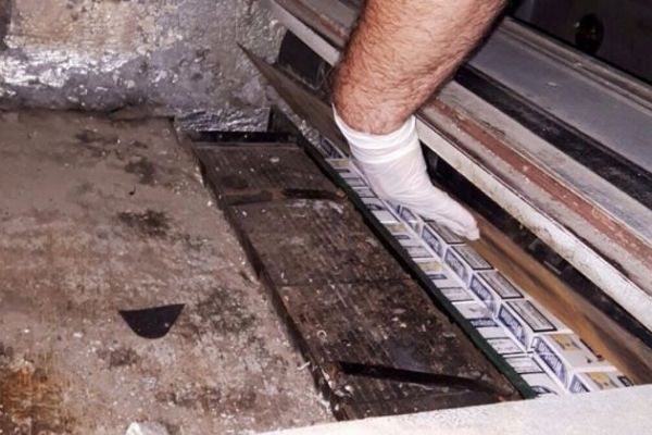 Yolcu otobüsünden 910 paket kaçak sigara bulundu