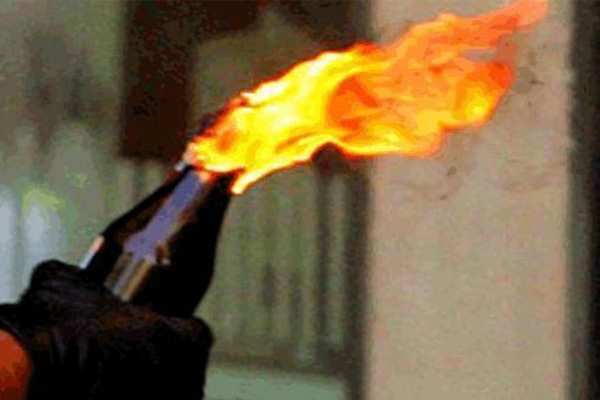 İstanbul'da markete molotoflu saldırı