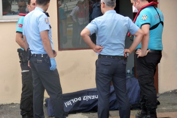 İstanbul'da denizden erkek cesedi çıktı