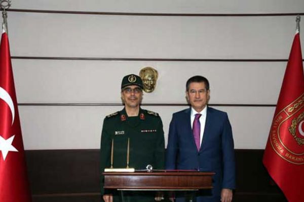 Canikli, İran Genelkurmay Başkanı ile görüştü