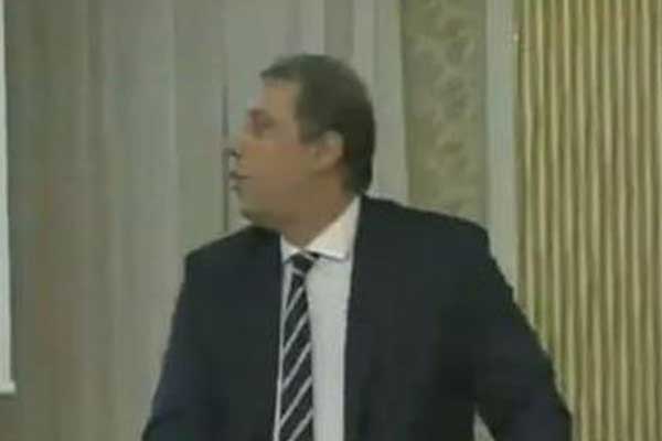 Galatasaray Divan Kurulu'nda tartışma