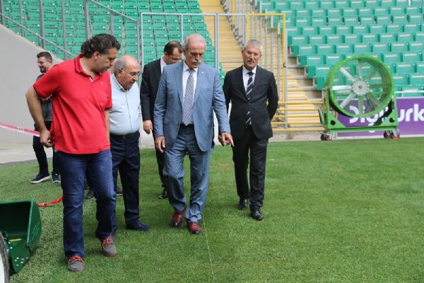 Timsah Arena'ya hibrit çim yerleştirildi