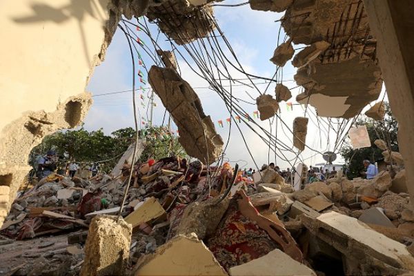 İsrail Filistinlilerin evini yıktı: 27 yaralı