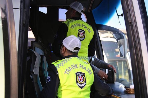 Şehirler arası yolcu otobüslerine denetim yapıldı