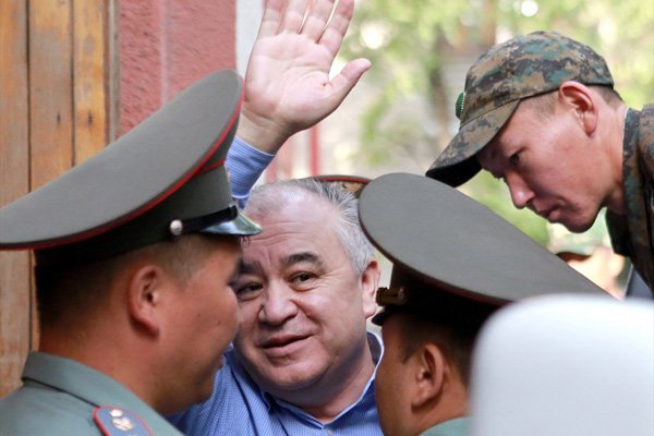 Kırgızistan'da ana muhalefet liderine hapis