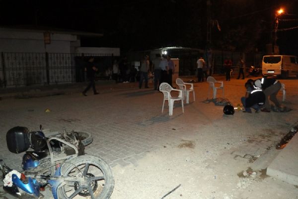 Adana'da seyir halindeki motosiklete silahlı saldırı: 2 ölü