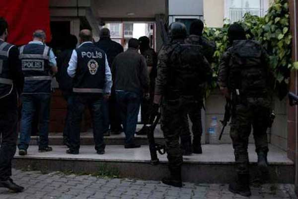 İstanbul'da 22 adrese eş zamanlı operasyon!
