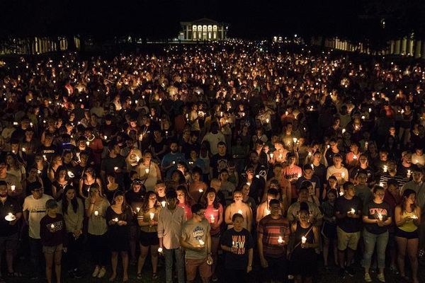 Amerika'da birlerce kişi şiddet olaylarını protesto etti