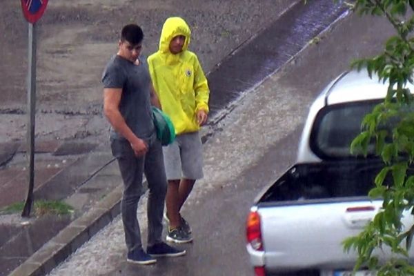 Kars'ta sağanak ve dolu sele neden oldu