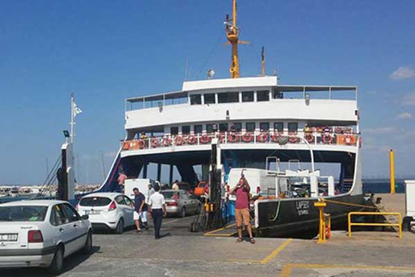 Bozcaada feribotunda arıza