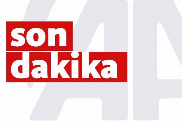 İspanya'da minibüs kalabalığın arasına girdi