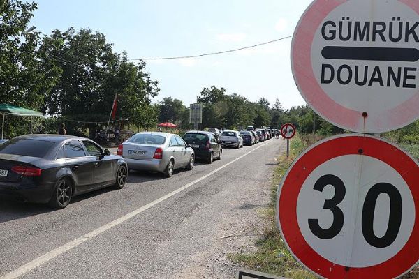 Sınır kapılarında dönüş yoğunluğu devam ediyor