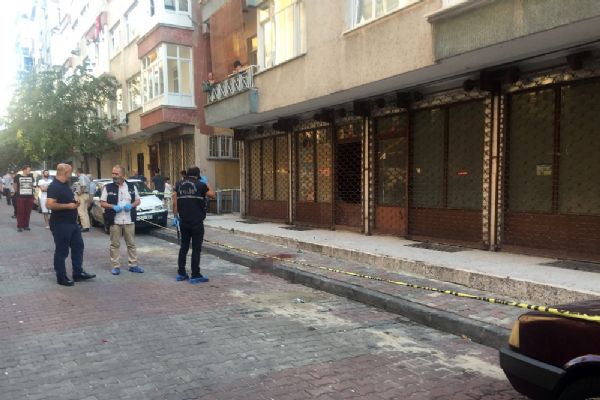 İstanbul'da sokakta kuyumcuyu vurup 8 kilo altını çalıp kaçtılar