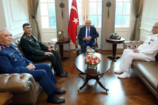 Başbakan Binali Yıldırım kuvvet komutanlarını kabul etti
