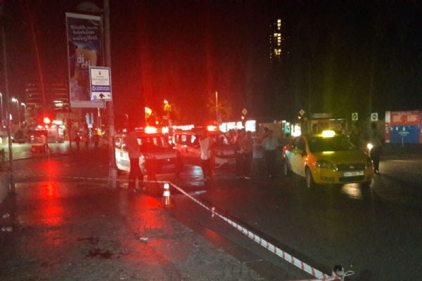 İstanbul'da kaldırımda yürüyen adama kurşun yağdırdılar