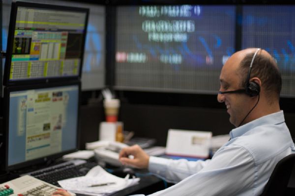 Borsa güne düşüşle giriş yaptı