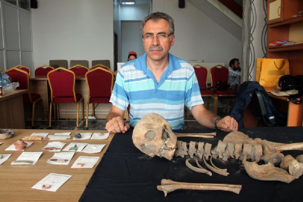 Elazığ'da Harput kazılarında insan iskeleti bulundu