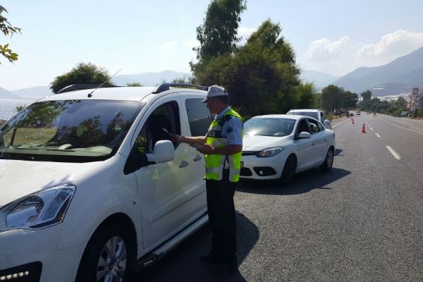 Bayramda 52 bin personel trafik denetimi için görevlendirildi