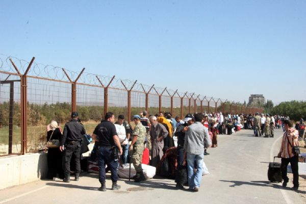 Suriyelilerin ülkelerine gidişleri devam ediyor