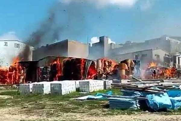 Karton fabrikasında yangın