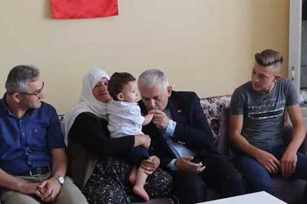 Yıldırım'dan şehit ailesine ziyaret
