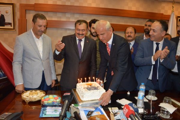 Bakan Veysel Eroğlu'na sürpriz