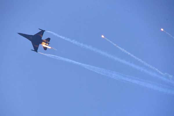 SOLOTÜRK'ün prova uçuşları heyecanlandırdı