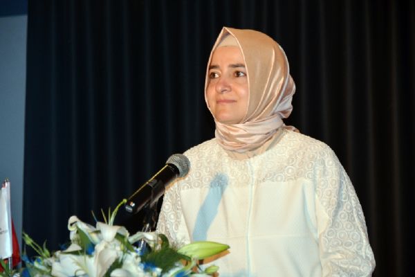 Bakan Fatma Betül Sayan Kaya, otizm farkındalık filmleri ödül törenine katıldı