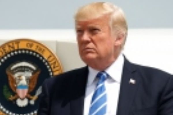 Donald Trump'ın 'Sanat Komitesi' üyeleri de istifa etti