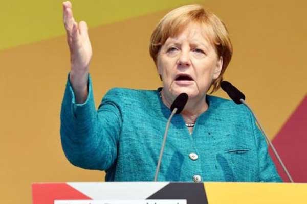 Merkel protesto edildi!