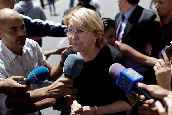 Venezuela'da görevden alınan muhalif başsavcı Kolombiya'ya sığındı