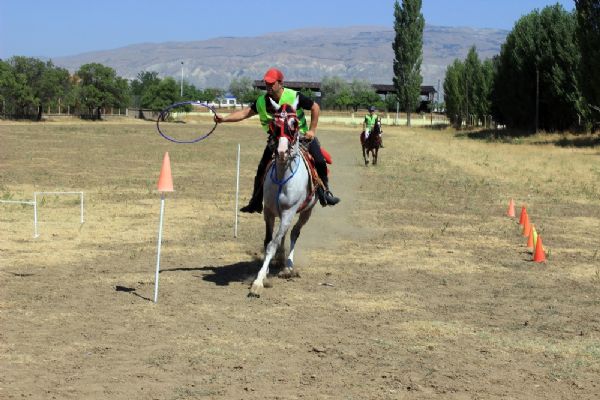 Erzincan kaçak kurbanlıkları yakalamak için eğitiliyorlar