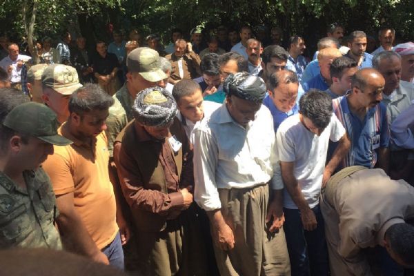 Şehit korucuya son yolculuğuna uğurlandı