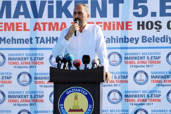 Adalet Bakanı Abdulhamit Gül: 'Ana muhalefet lideri özürlü bir siyaset izliyor'
