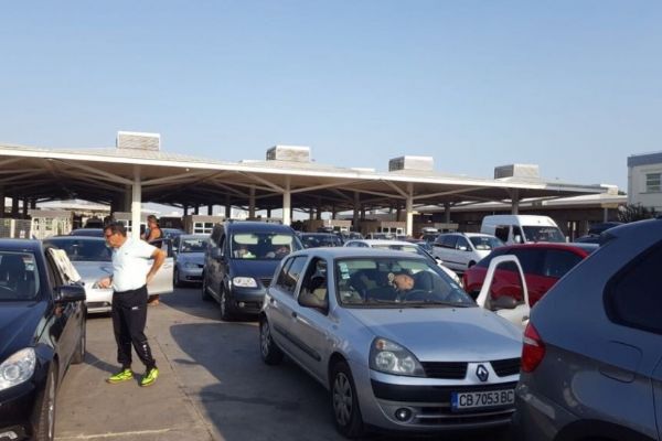 Kapıkule'de dönüş yoğunluğu devam ediyor