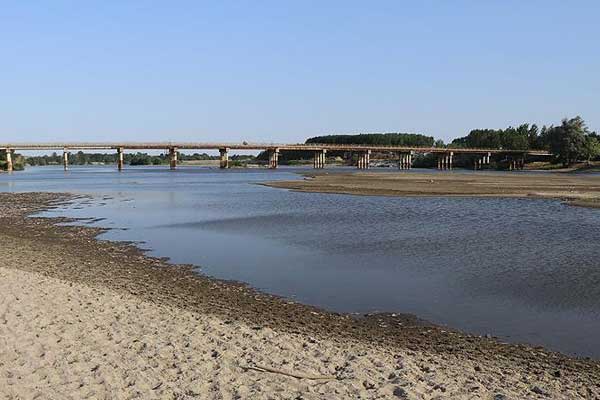 Tunca Nehri'nde su seviyesi dibi gördü
